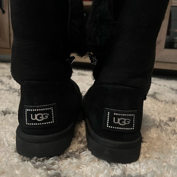 Size 8 Ugg gem Bailey buttons. - Picture 3 of 5